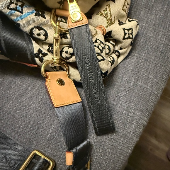 😍RARE😍 Louis Vuitton Monogram Canvas Bag with Blue Interior - Picture 4 of 10